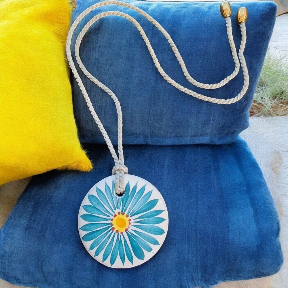 Henriot‎ Quimper Blue Daisy Floral Medallion Necklace Vntg Authenticated